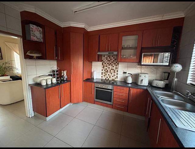 1 BEDROOM PROPERTY TO RENT IN LYTTELTON